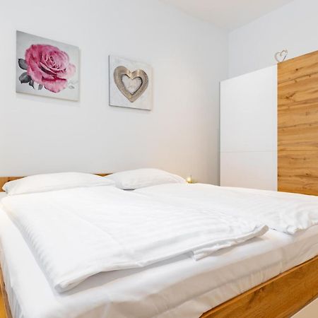 Budget Rooms West With Shared Kitchen Wien Exterior foto
