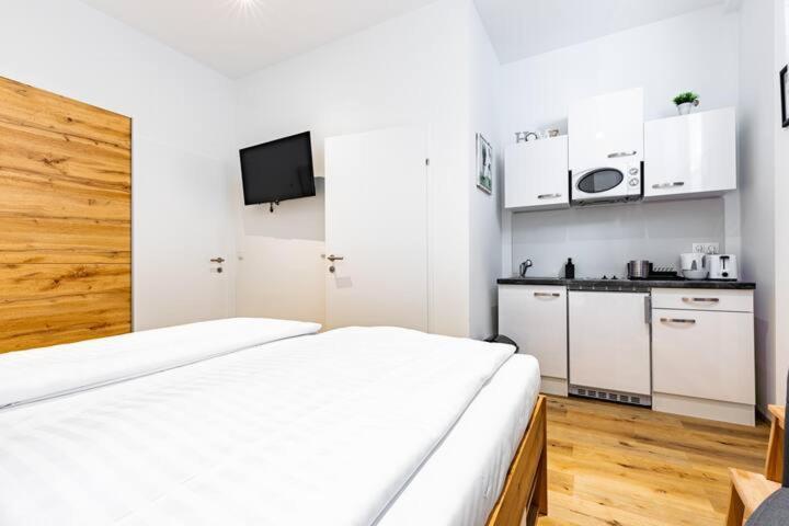 Budget Rooms West With Shared Kitchen Wien Exterior foto