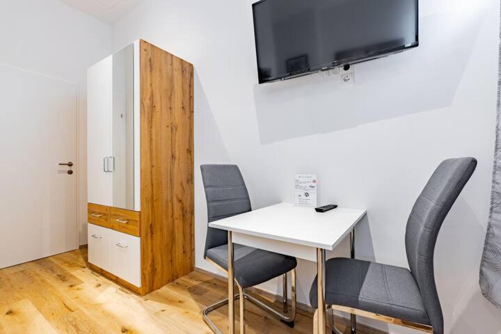 Budget Rooms West With Shared Kitchen Wien Exterior foto