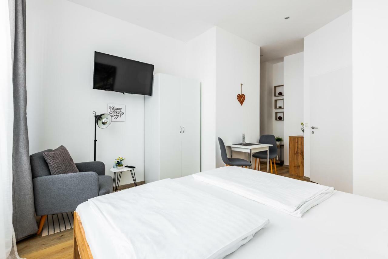 Budget Rooms West With Shared Kitchen Wien Exterior foto