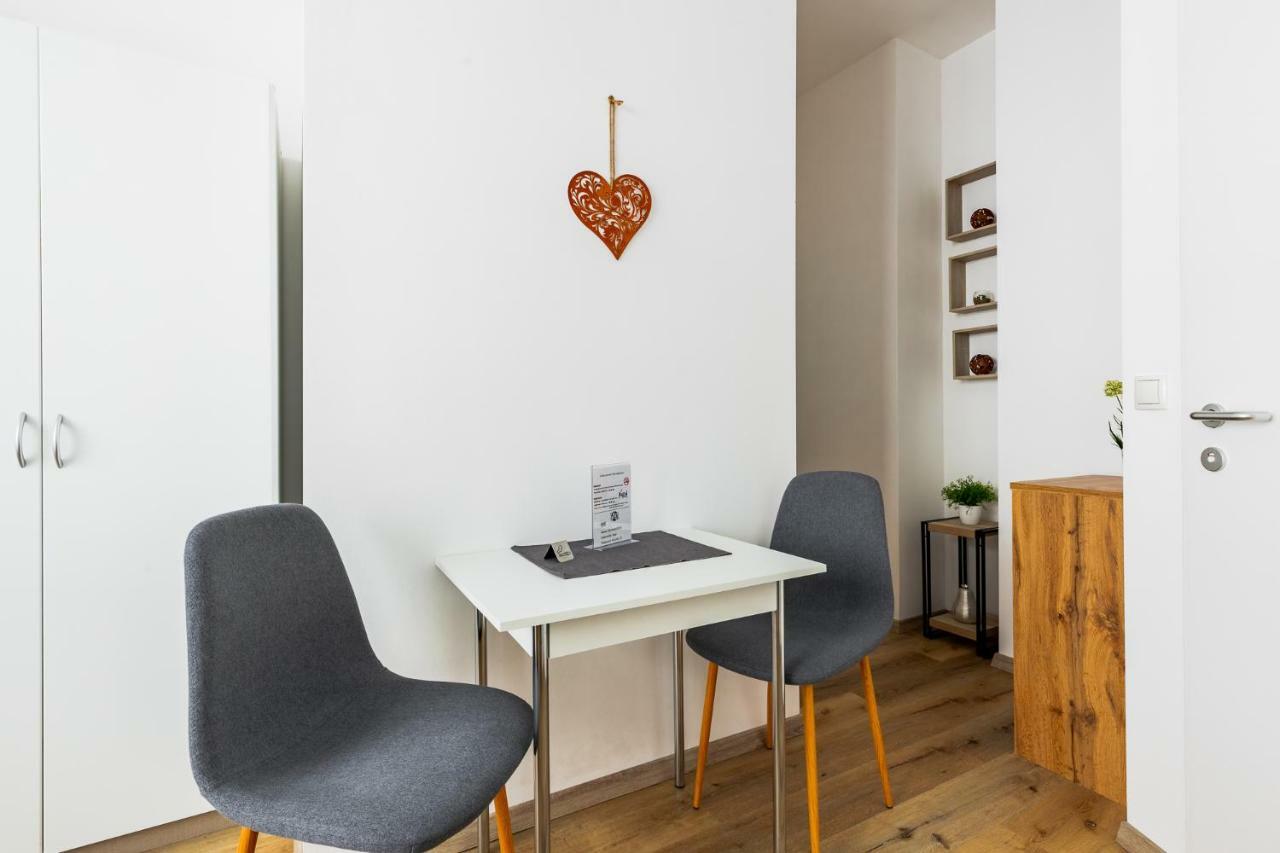 Budget Rooms West With Shared Kitchen Wien Exterior foto